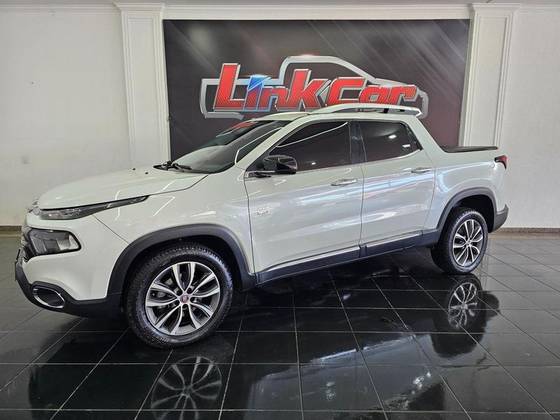 FIAT TORO 2.0 16V TURBO DIESEL VOLCANO 4WD AT9 FIAT TORO 2.0 16V TURBO DIESEL VOLCANO 4WD AT9